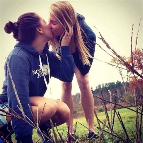 Girls Kissing Is A Beautiful Sight To See Pics