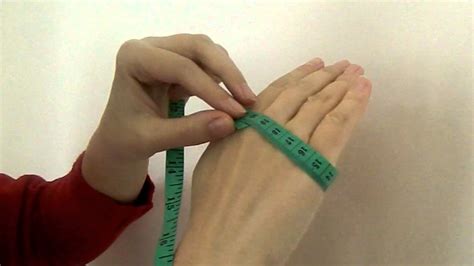 In that case, we have to measure the size manually. How to measure your glove size, the correct way to ...