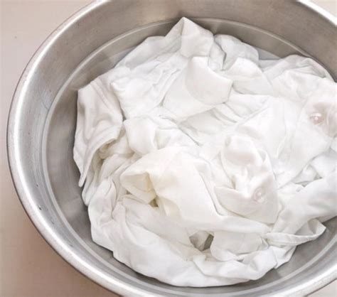 Vinegar can cause mild irritation to skin, but can be washed off easily. Did you know that white vinegar is your best friend to do ...