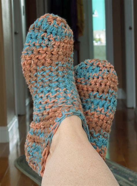 These bee crochet appliques are the perfect addition to a crochet blanket or a bag. Bootie Slippers Free Crochet Pattern
