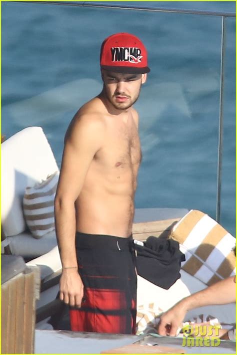 Liam Payne And Zayn Malik Lounge Shirtless At The Pool In Rio Photo 3108771 Shirtless Pictures