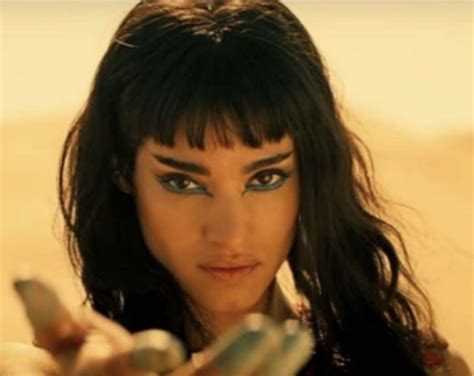 All You Need To Know About The Mummy S Sofia Boutella Vrogue Co