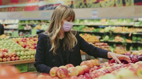 At Which Houston Area Grocery Stores Will You Still Need To Wear A Mask
