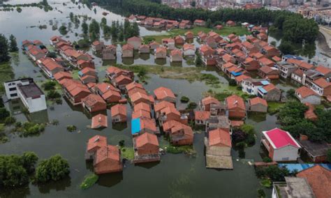 La chine est confrontée mercredi 21 juillet à des pluies torrentielles qui ont fait au moins 12 morts dans le métro de zhengzhou, . Une inondation historique fait des ravages sur de vastes ...