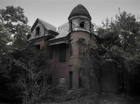 This Haunted House Called The Baily Mansion Was The Inspiration For