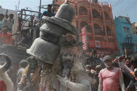 In Pictures The Holi Of Pyre Bhasm In Kashi The Ghost Vampire Also Came