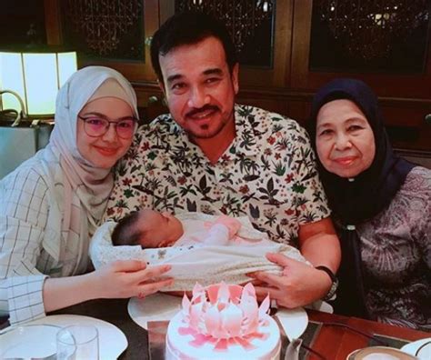 Berikut brilio.net deretan fotonya dirangkum dari akun instagram @ctdk, rabu (30/1). Wajah Terkini Anak Dato Siti, Aafiyah Sangat Comel Hingga ...