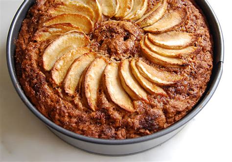 Eggless apple pie, it is an american classic preparation. Eggless Apple Cake - Recipe - Vegan Apple Cake