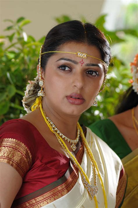 Telugu Cinema Bhumika Chawla In Saree Pen Adimai Illai Movie Stills