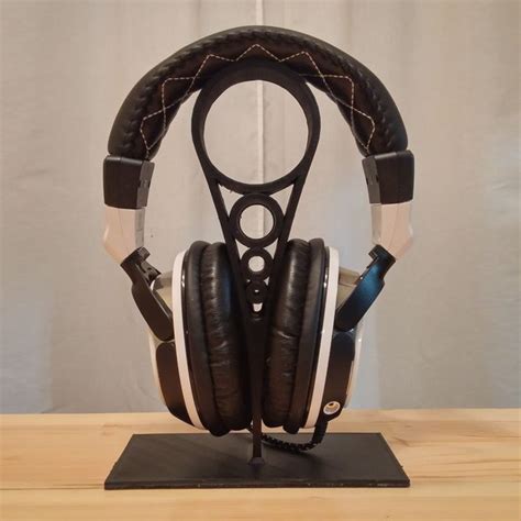 3d Printable Headphone Stand By Aaron S