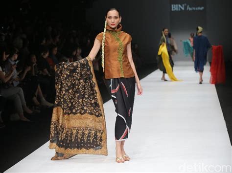 Rayuan Kain Indonesia Persembahan Obin Di Jakarta Fashion Week 2020