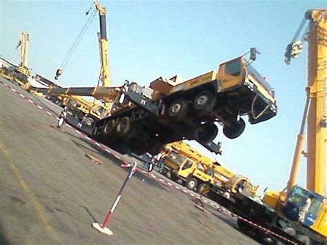Heavy Equipment Accident Rigs Crane Sci Repair Mobile Work Wedges