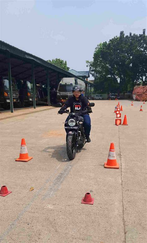 Giat Melaksanakan Edukasi Safety Riding Yamaha Berikan Panduan Cara