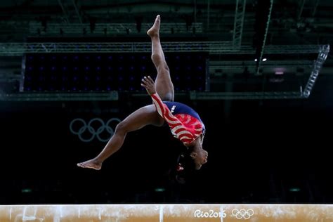 Led By Simone Biles Us Womens Gymnasts Dominate Qualifying Session