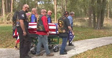 marine veteran dies alone with nobody claiming his body then these bikers show up