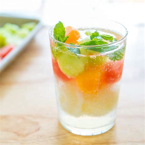 There are endless ways to enjoy fruity, herby. 4 Refreshing Summer Drinks - All Non Alcoholic and Easy to Make!