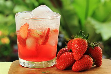Sparkling Strawberry Lemonade - Florida Strawberry
