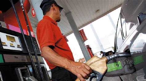 Combustibles Bajan Un Centavo Este Miércoles