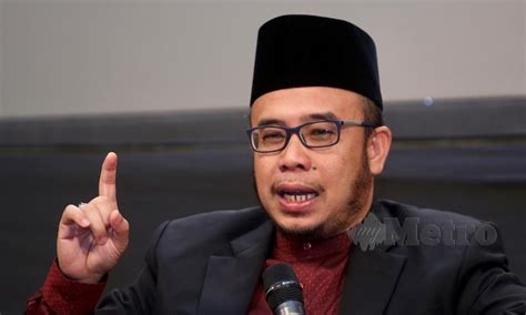 His second term as mufti of perlis began on 2 february 2015. 'Saya tidak pasti siapa yang pekak' - Mufti Perlis ...
