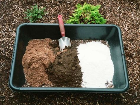 How To Make Potting Soil Diy Potting Soil Plant Instructions