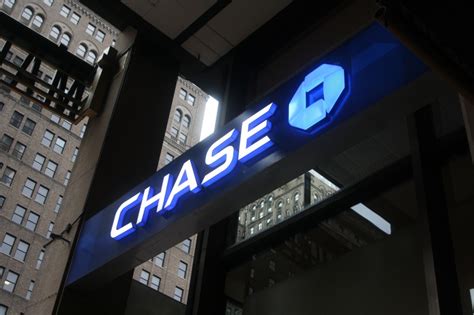 Money orders are safe alternatives to cash, but you should make sure you fill in the details clearly and accurately. Chase Extends Military Banking Perks to U.S. Veterans | MyBankTracker