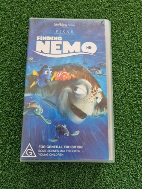 WALT DISNEY PIXAR Studios Finding Nemo VHS Video Cassette Tape 8 00