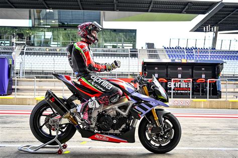The 2021 motogp™ world championship schedule. 2021-aprilia-tuono-v4-x-1100-track-bike-specs-price-motogp ...