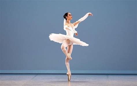 En Pointe Dancing Aesthetic Ballet Inspiration Ballet Street Style