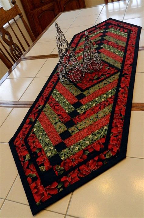 French Braid Xmas Holiday Quilted Table Runner D82