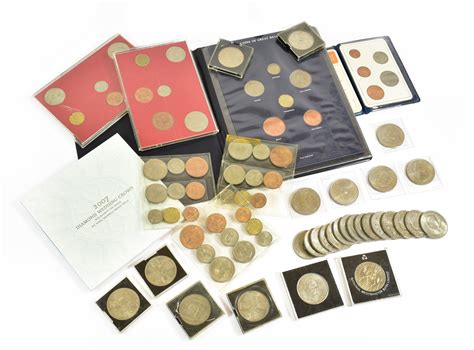 Lot 2263 Assorted Commemorative Medals And Crowns