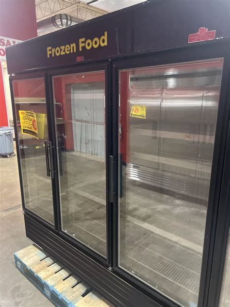 True 3 Door Merchandising Freezer Lit Restaurant Supply