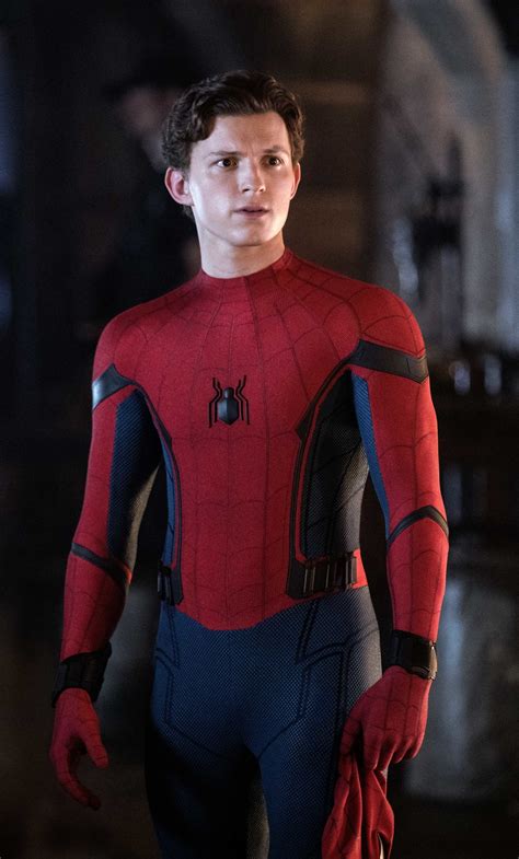 1280x2120 Tom Holland As Spiderman In Far From Home Iphone 6 Plus