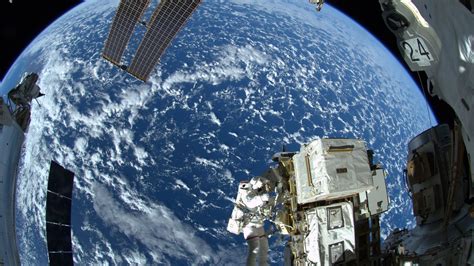 La Terre Vue Par Les Astronautes De La Station Spatiale Internationale