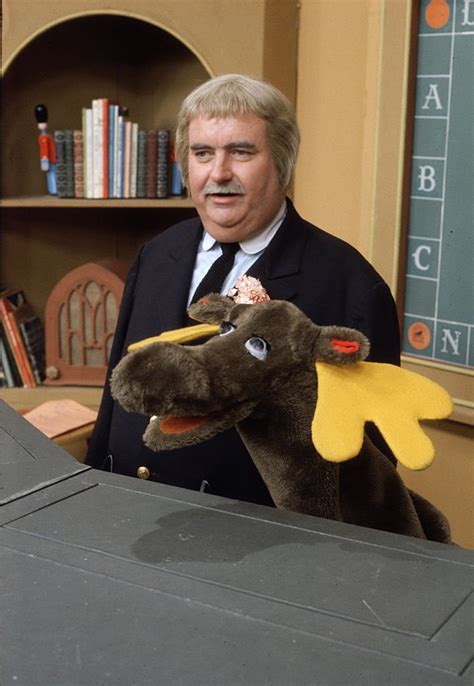 Remembering Tvs Captain Kangaroo And Bob Keeshan Actor Behind The Iconic Character