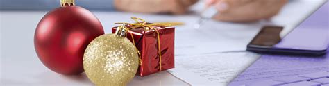 7 Holiday gifts your employees will love  eFront Blog