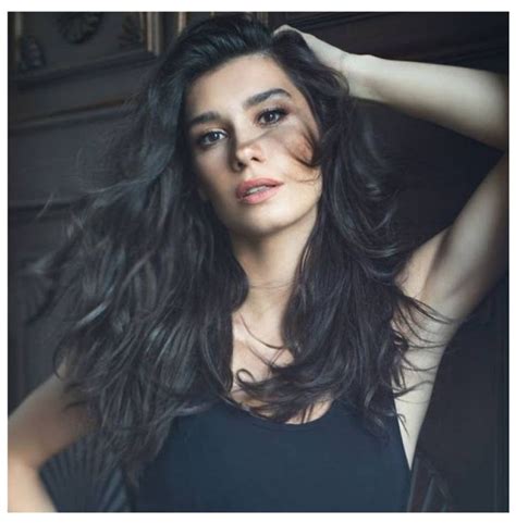 Ertugurl Actress Burcu Kiratli In 2020 Beauty Turkish Beauty