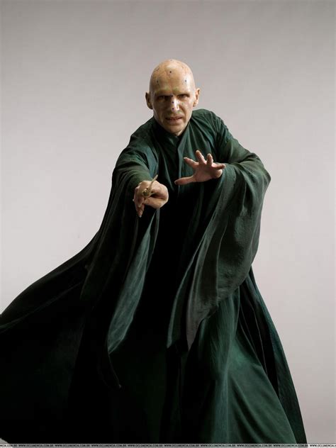 Ralph Fiennes Lookin Amazing And Flowy As Voldemort Ralph Fiennes As