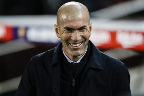 Hd Wallpaper Soccer Zinedine Zidane French Real Madrid Cf Real