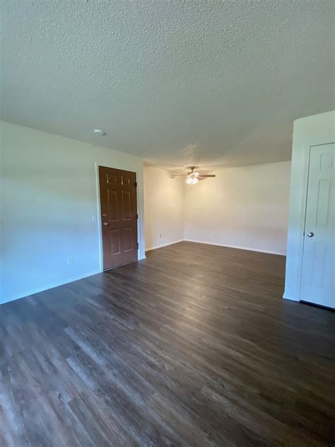 View Photos & Take A Virtual Tour | Bradford Park