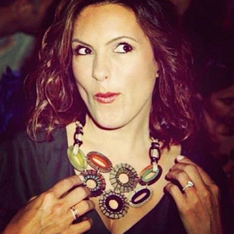 Mariska Hargitay Wearing A Beautiful Necklace And Being Silly
