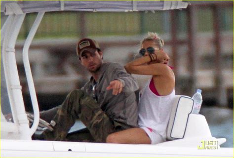 Enrique Iglesias Anna Kournikova Miami Boat Ride Photo