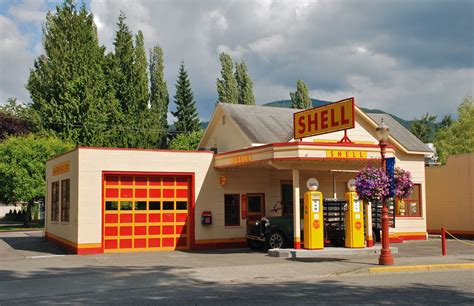 1940s Shell Gas Station In Issaquah Washington Googie Architecture