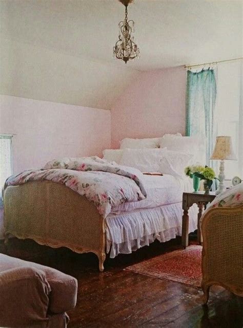 Pale Pink Walls And Vintage Teal Silk Curtains Pretty Guest Or Girls