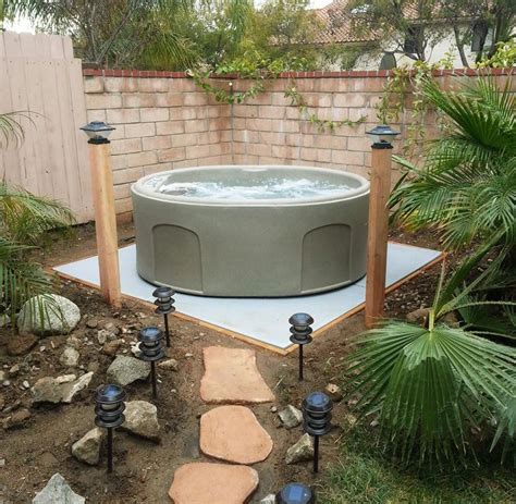 Ez Pad Hot Tub Spa Base I Like The Stepping Stones And The Landscape