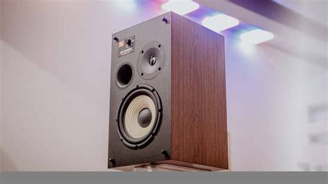 Jbl L82 Review This Retro Speaker Offers Modern Acoustics