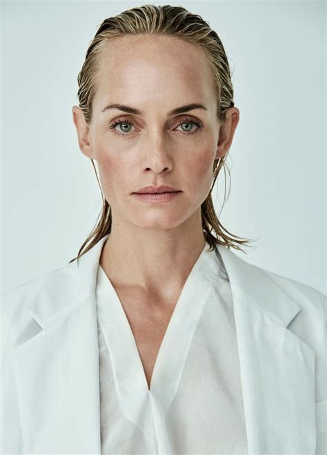Picture Of Amber Valletta