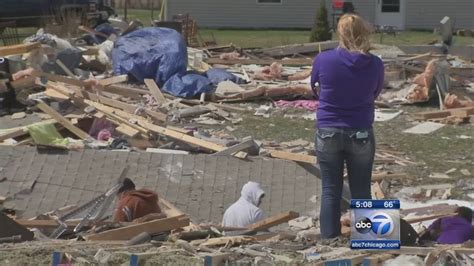 Tornado Victims Remembered Survivors Gather Together Abc7 Chicago
