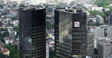 Never before have the cracks in the orion facade gaped so wide as now. Deutsche Bank vor Neuausrichtung? - Finanzblatt
