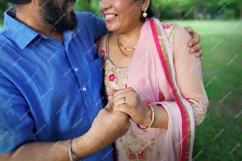 Premium Photo Loving Senior Indian Couple