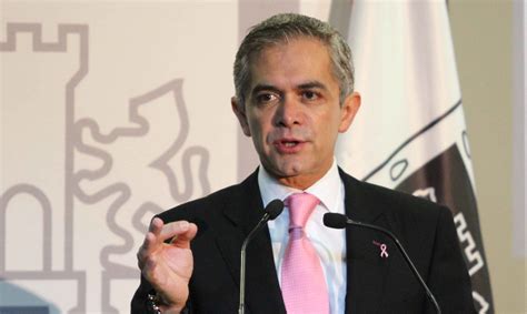 El jefe de gobierno de ciudad de méxico, miguel ángel mancera, bajó a dos la cifra de fallecidos en la explosión de un camión de gas junto al hospital materno infantil, al. Mancera promete que no aumentará los impuestos en 2018 | e ...
